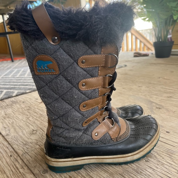 Sorel boots-used - Picture 1 of 3